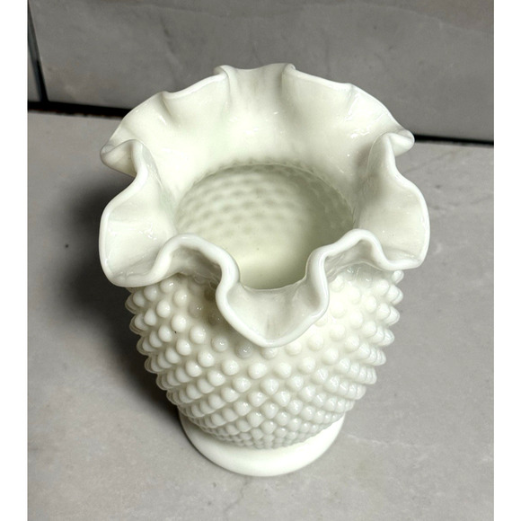 Vintage 1950s Fenton Hobnail Milk Glass Double Crimped Vase 6" Tall - Picture 4 of 7